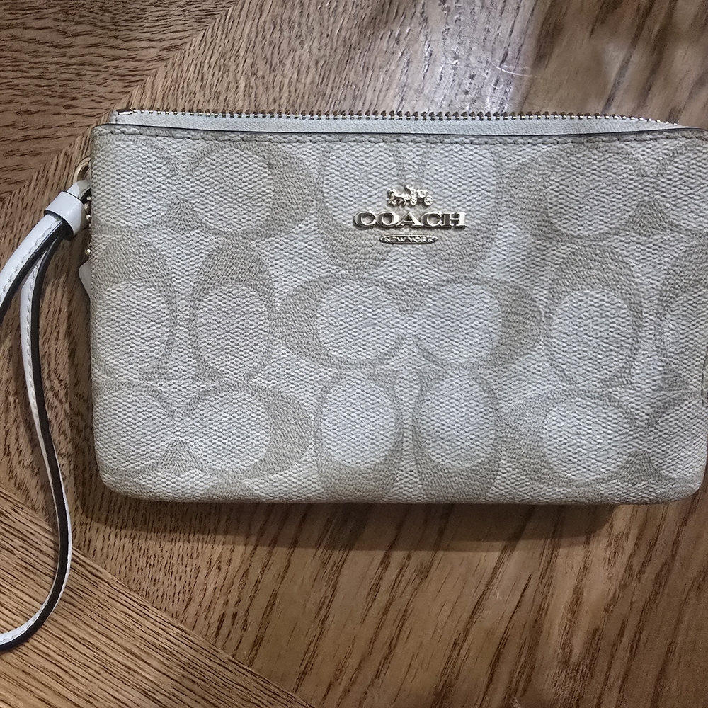 Coach Cream Double Zip Wristlet Bag